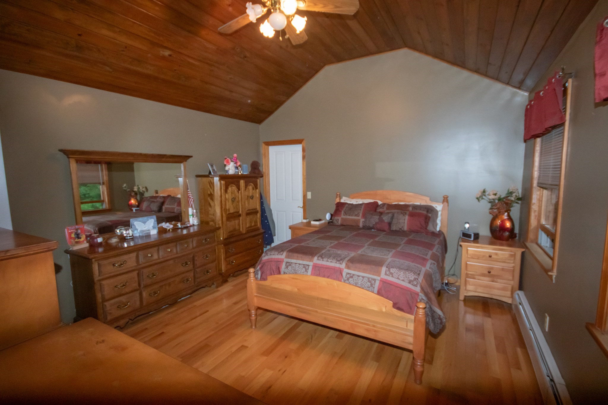 40 8th St. Property Photo 14