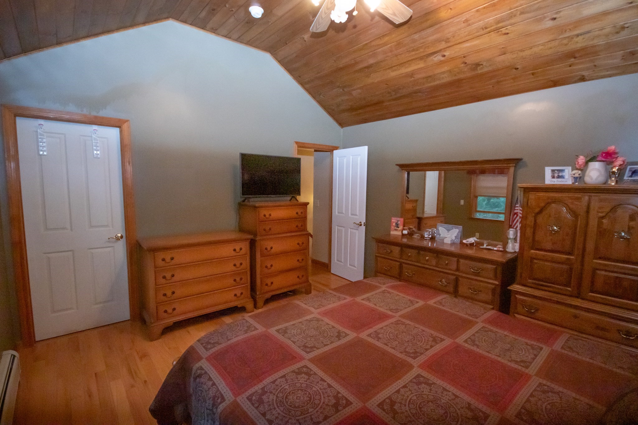 40 8th St. Property Photo 15