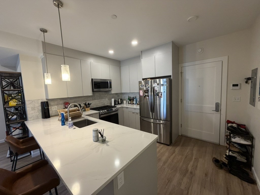 458 Washington St # 103 Property Photo 4