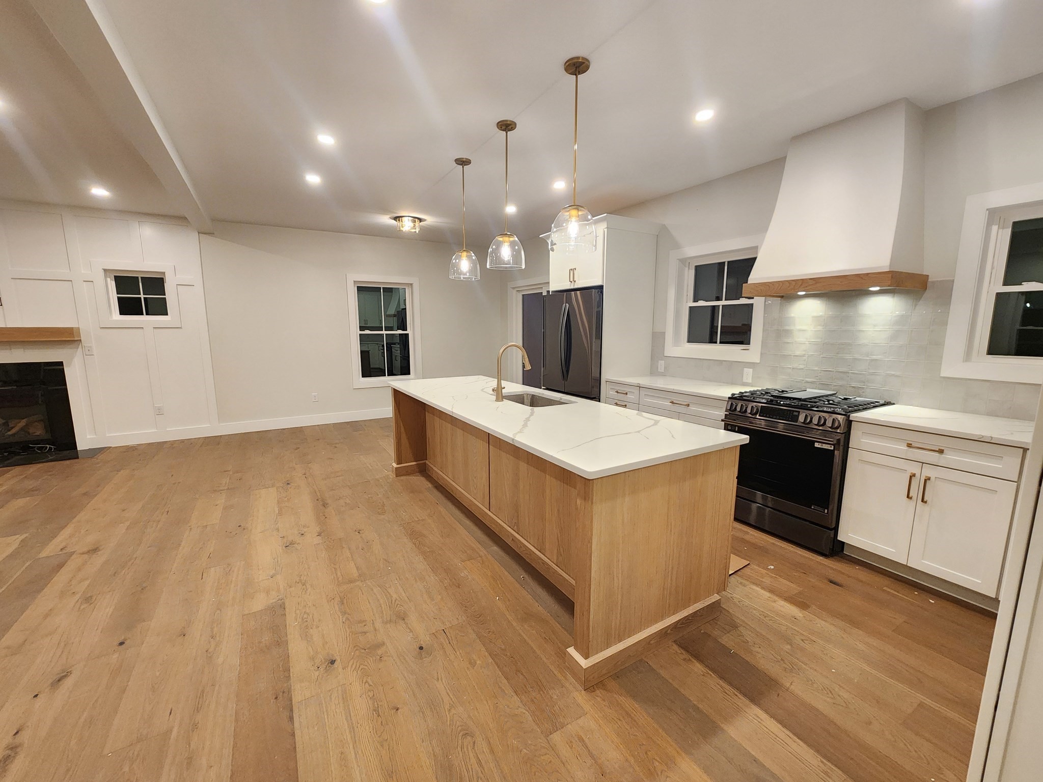 246 Winchendon Rd Property Photo 4