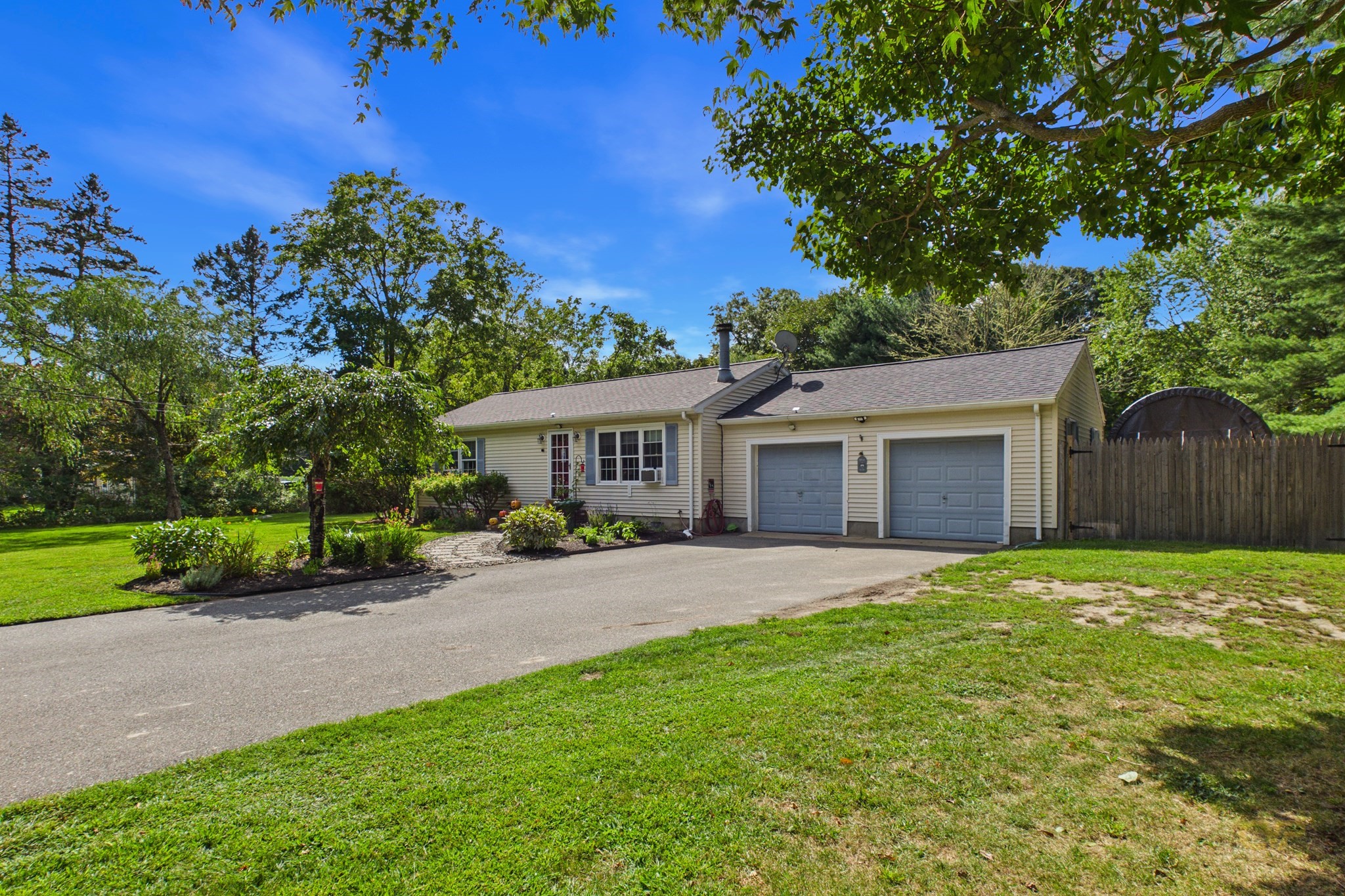247 Perry Hill Rd Property Photo 2