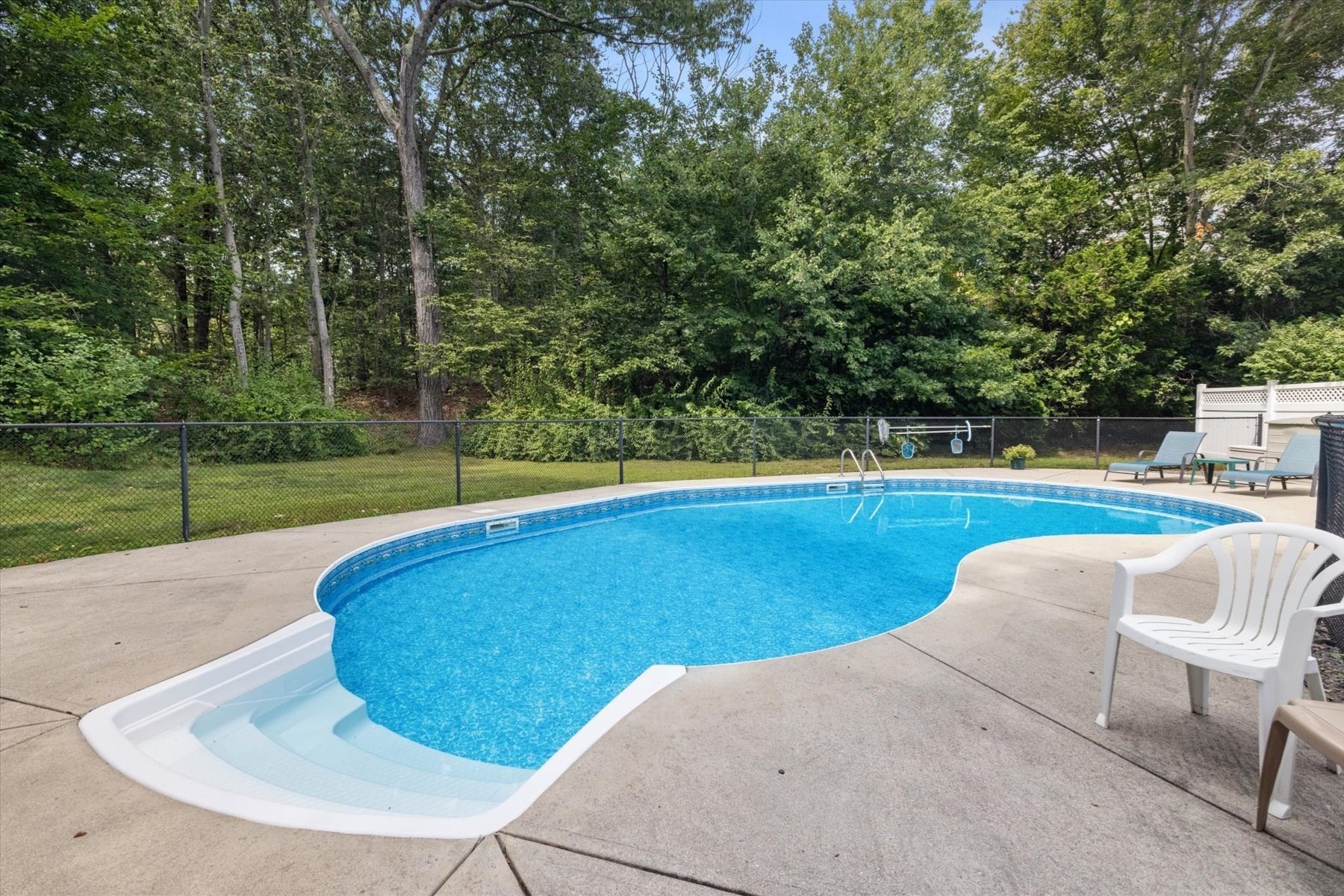 4 Blueberry Lane Property Photo 5