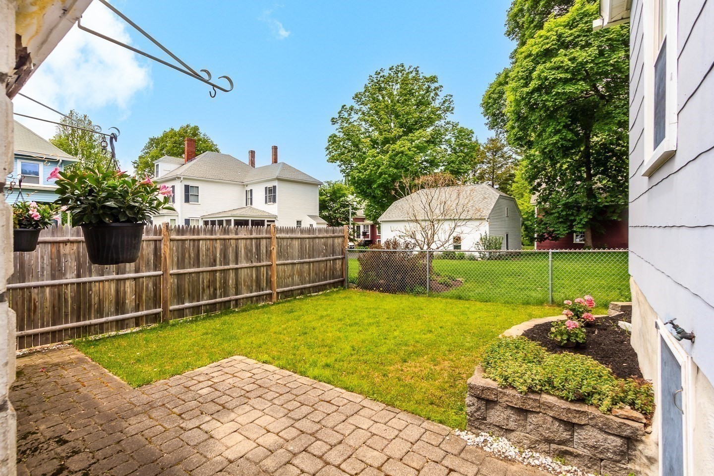 10 Elm Ct Property Photo 3