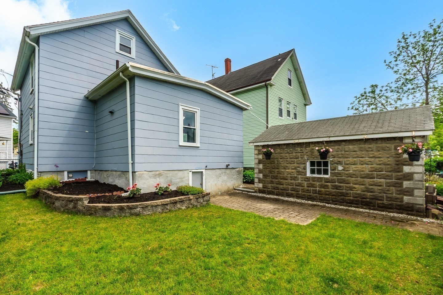 10 Elm Ct Property Photo 4