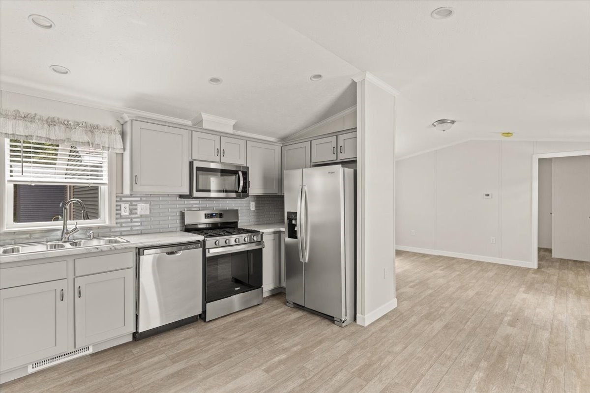 1540 Broadway # 17 Property Photo 5