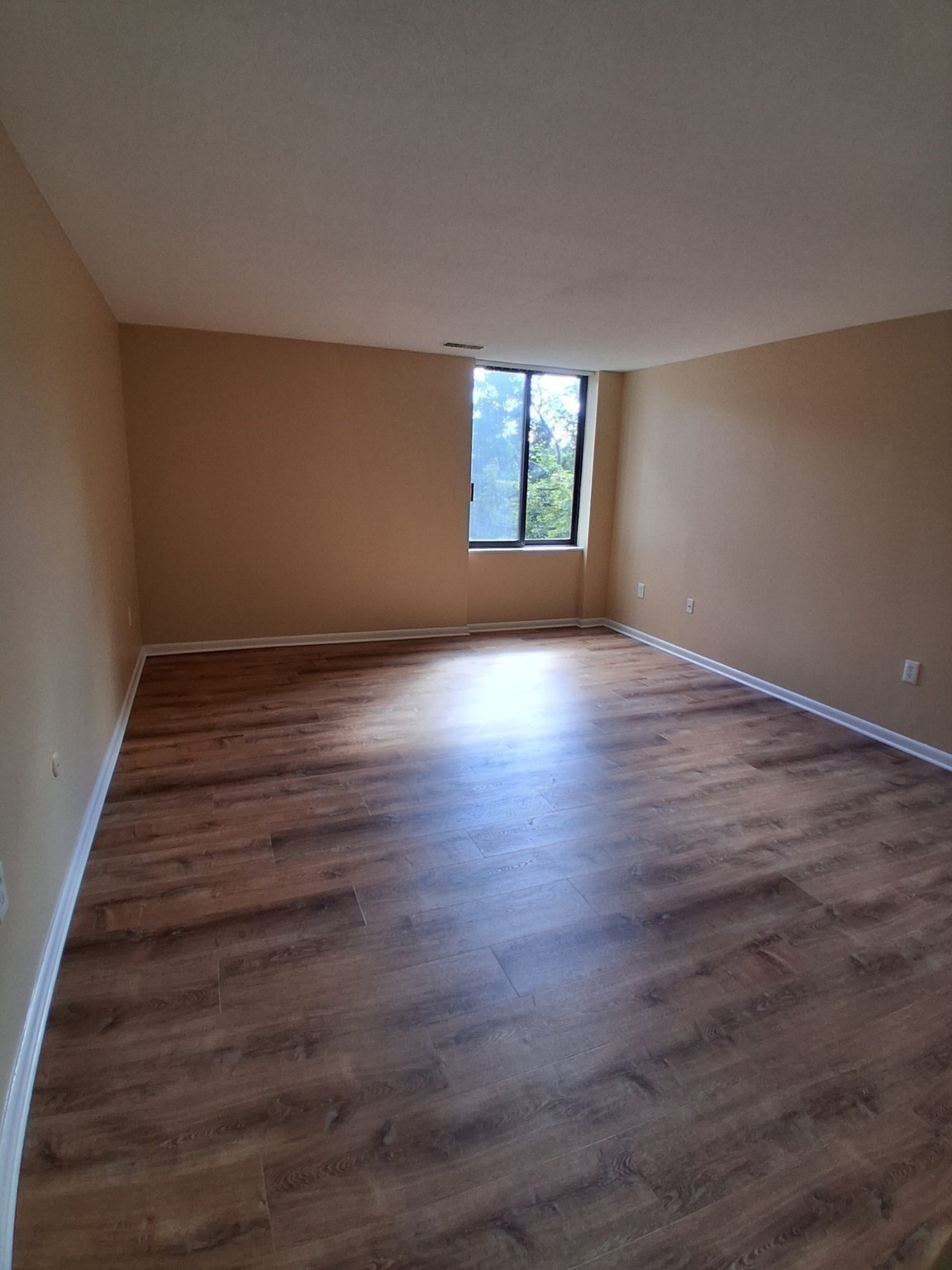 1004 Paradise Rd # 2m Property Photo 17