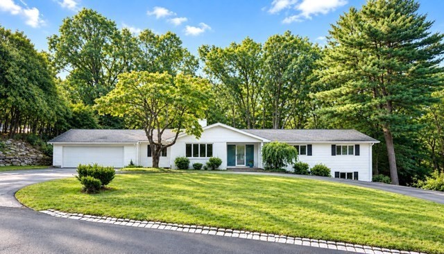40 Woodfall Rd Property Photo 1