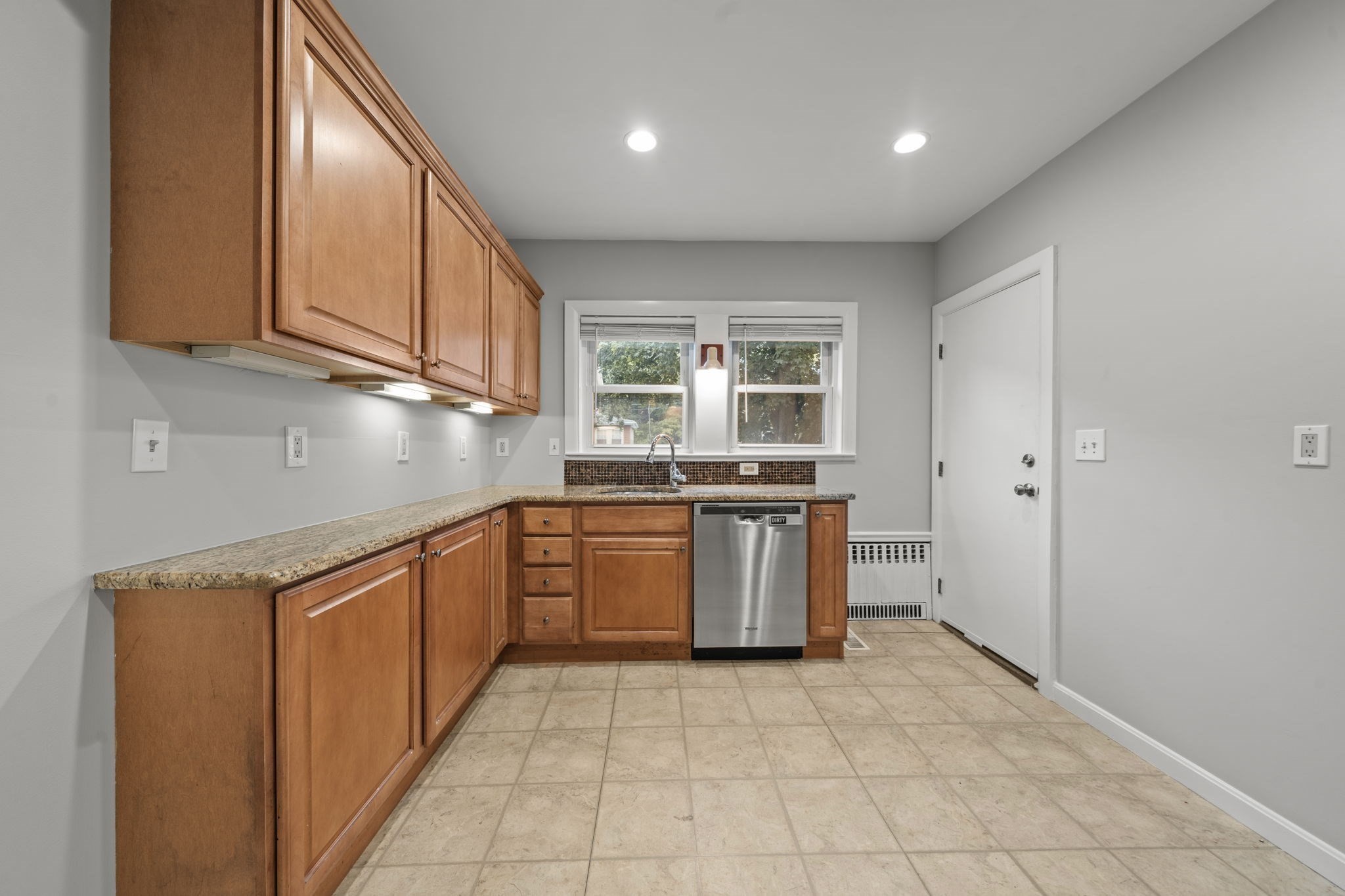 207-209 Main # 207 Property Photo 25