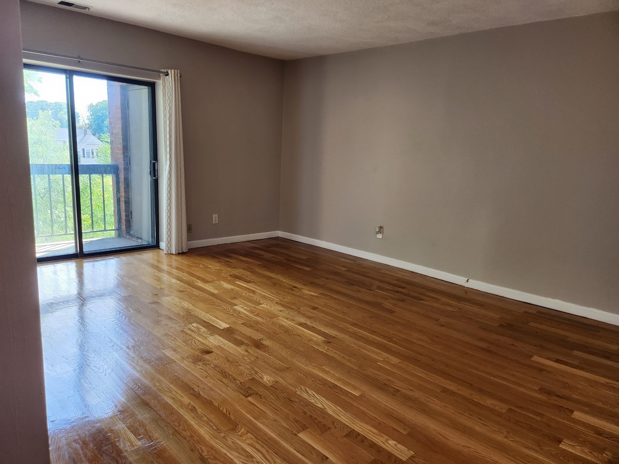 123 Elm St # D11 Property Photo 1