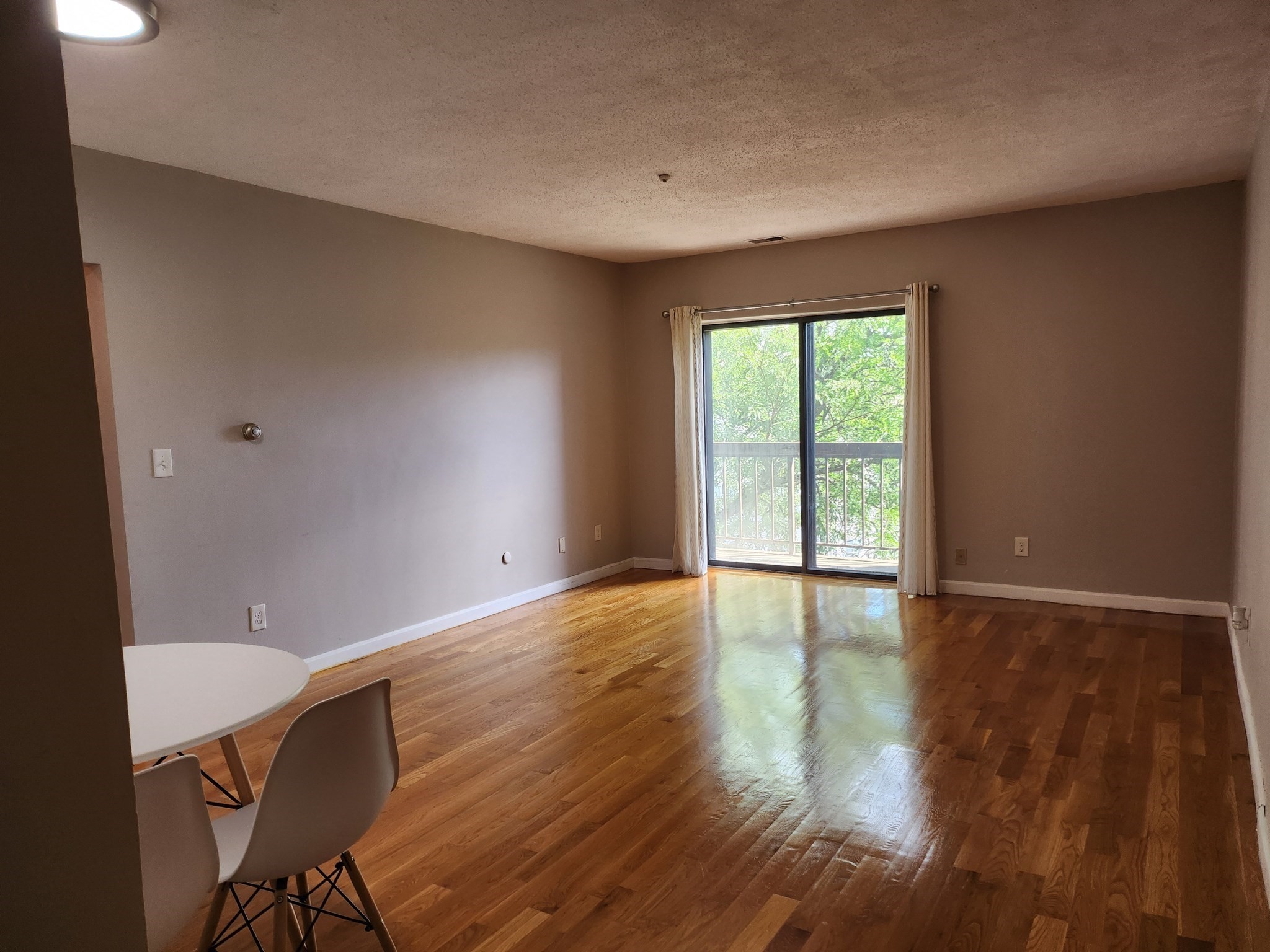 123 Elm St # D11 Property Photo 2