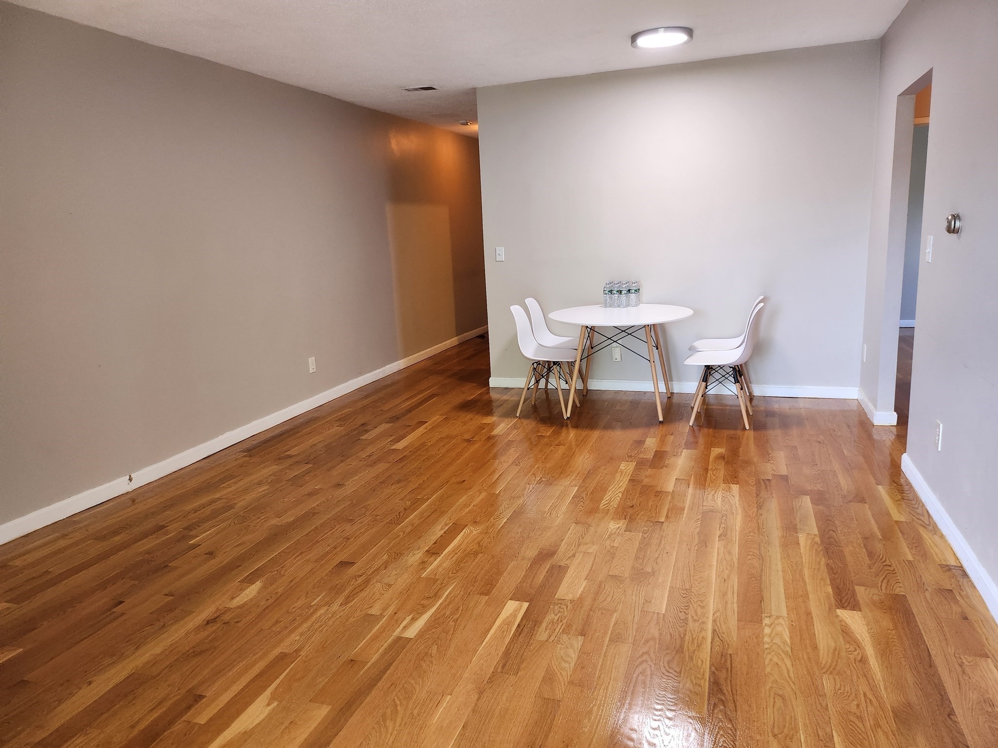 123 Elm St # D11 Property Photo 3