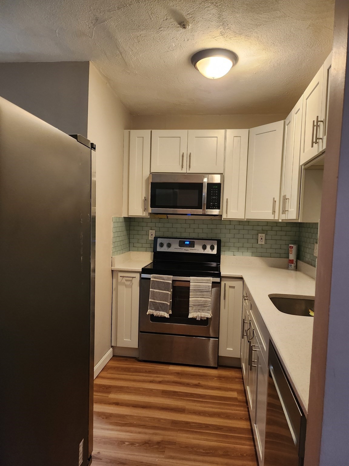 123 Elm St # D11 Property Photo 4