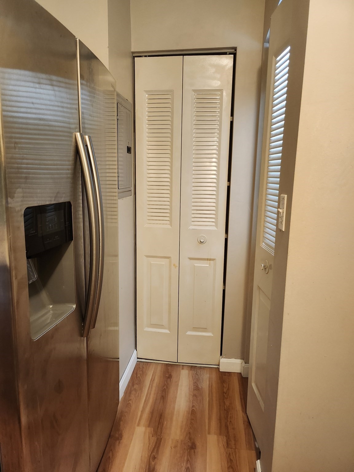 123 Elm St # D11 Property Photo 8
