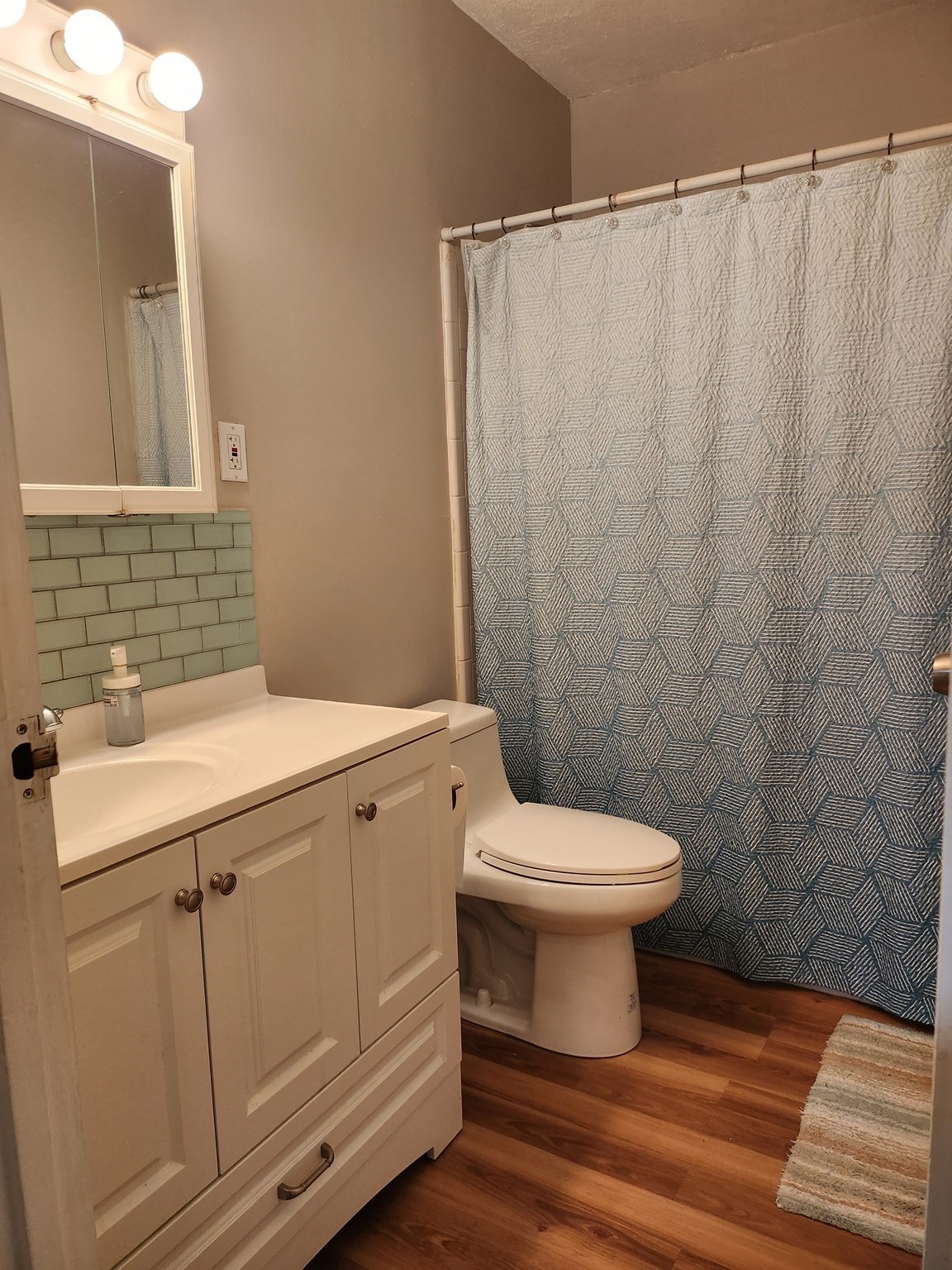 123 Elm St # D11 Property Photo 9
