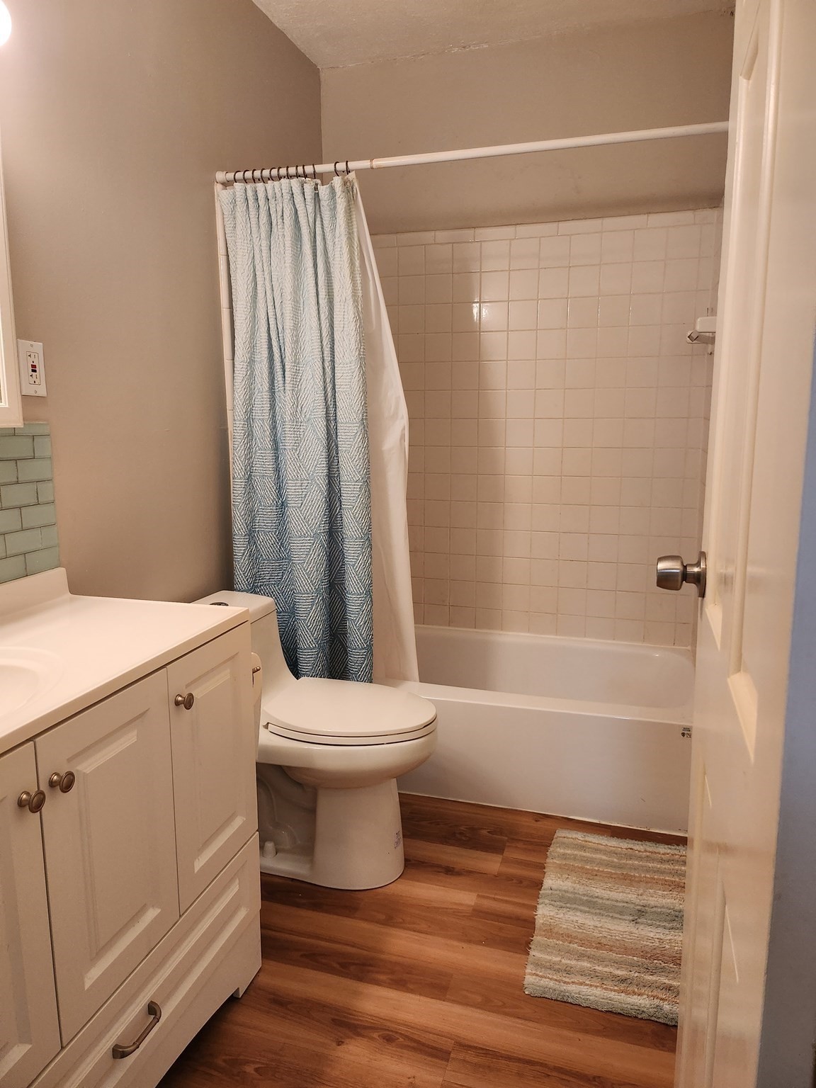 123 Elm St # D11 Property Photo 10