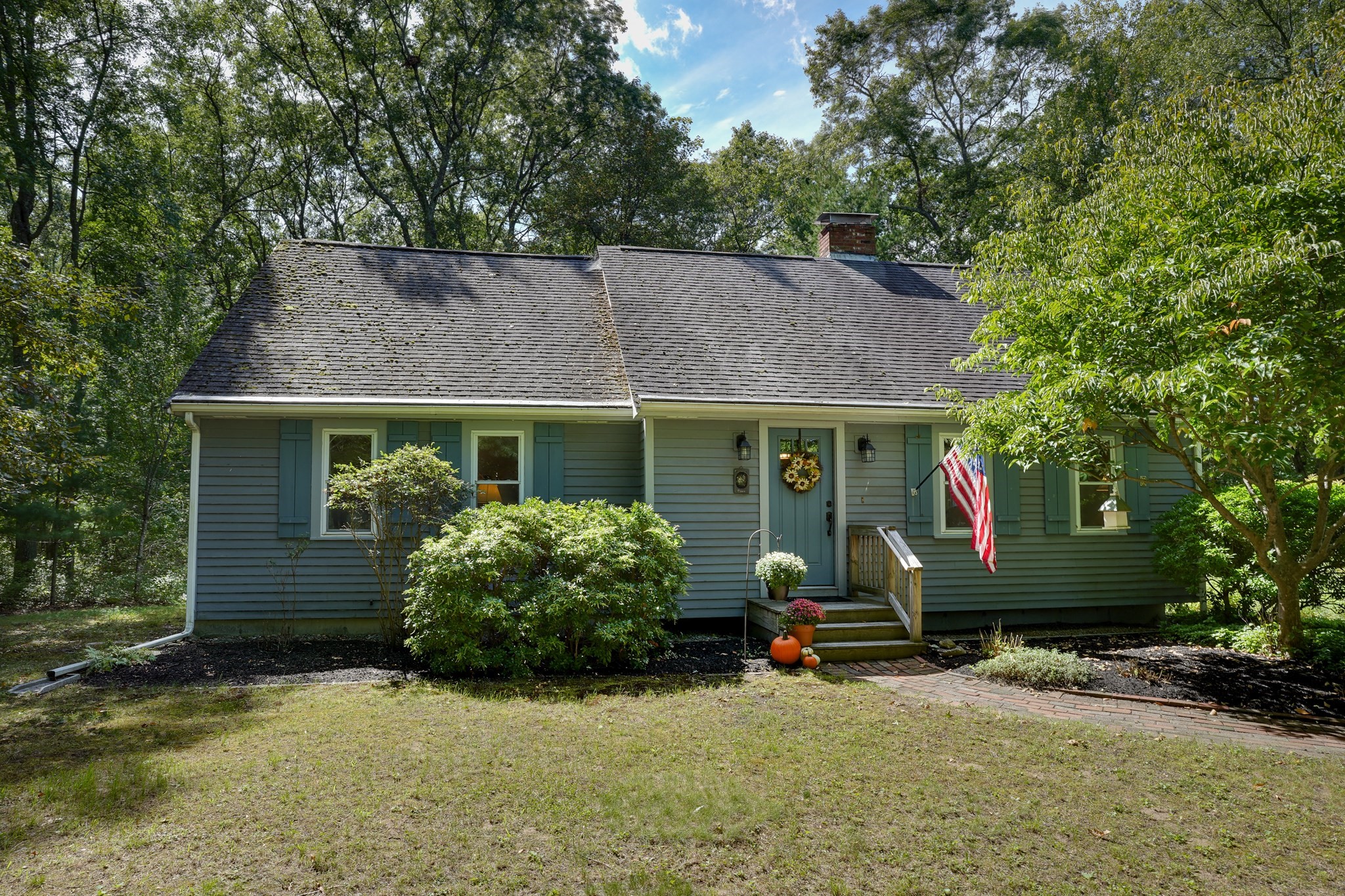 8 Fales Road Property Photo 1