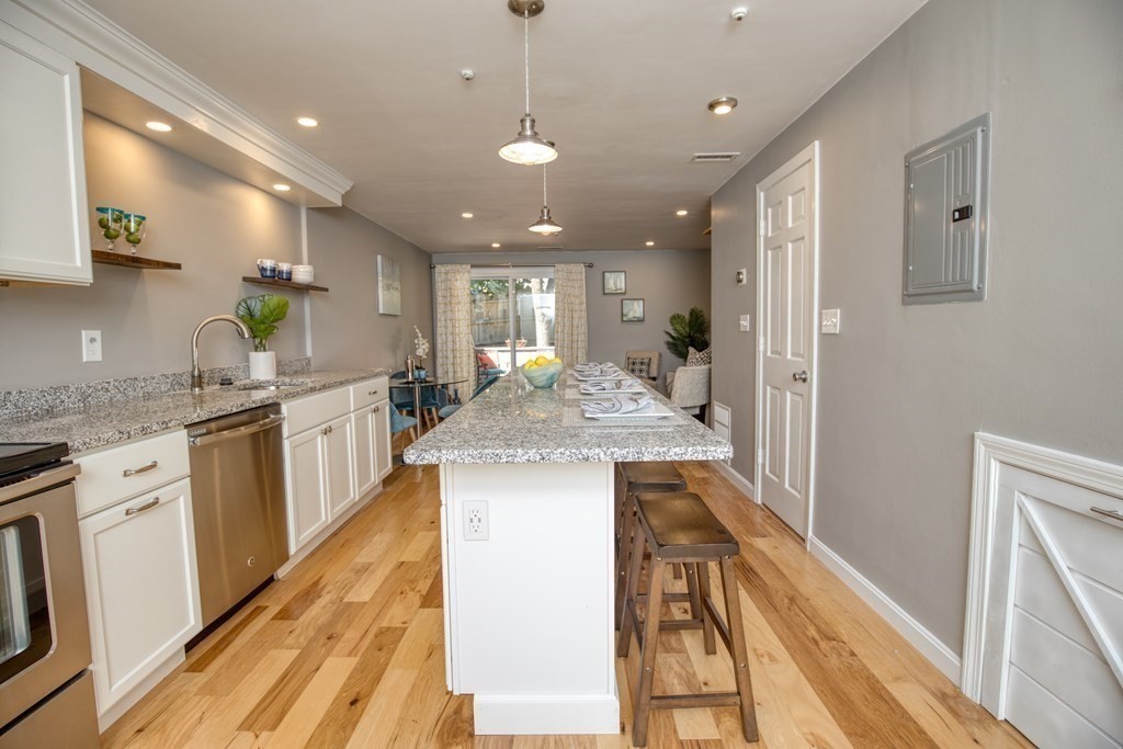 82 Centre St # B Property Photo 1