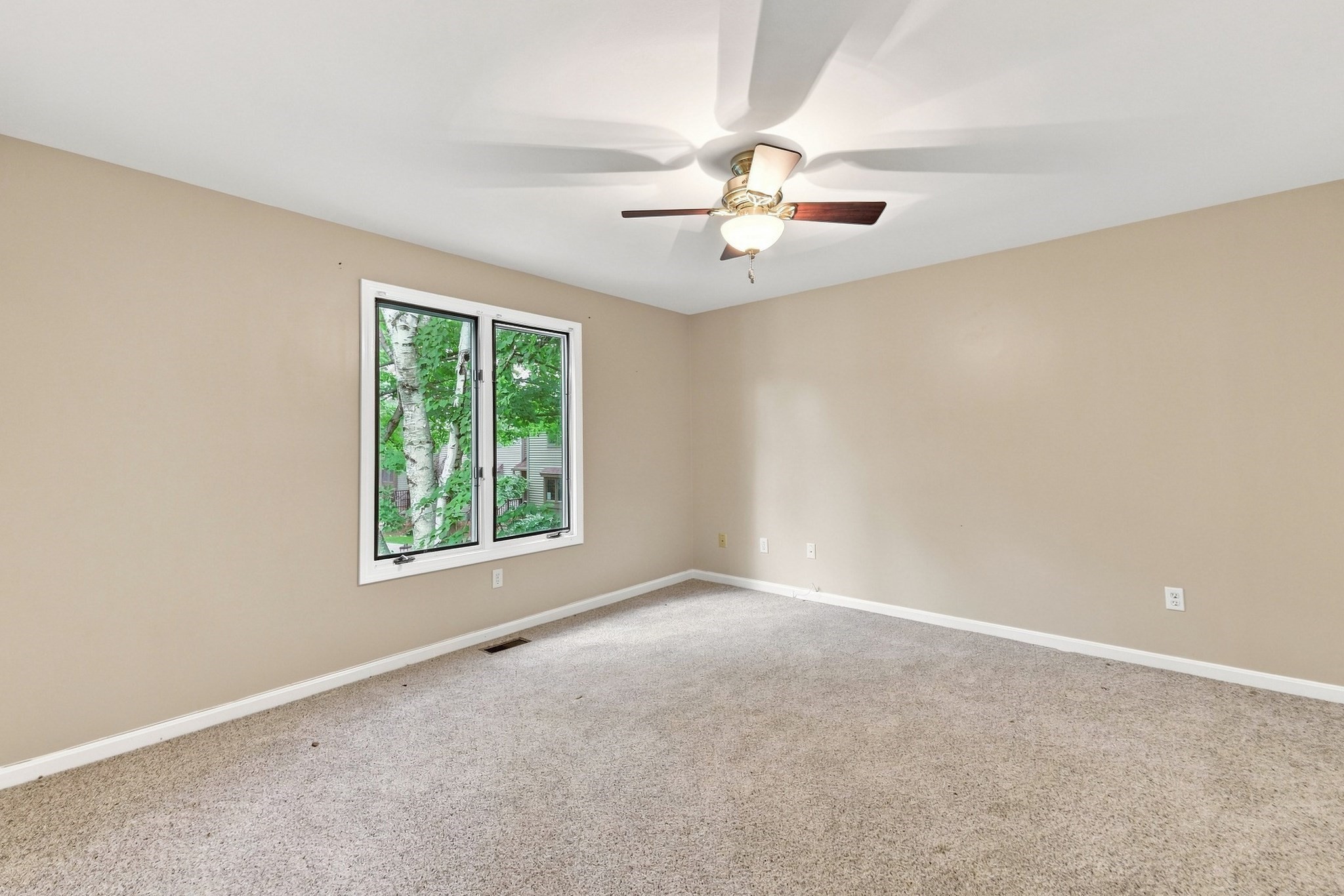 770 Salisbury St # 423 Property Photo 34
