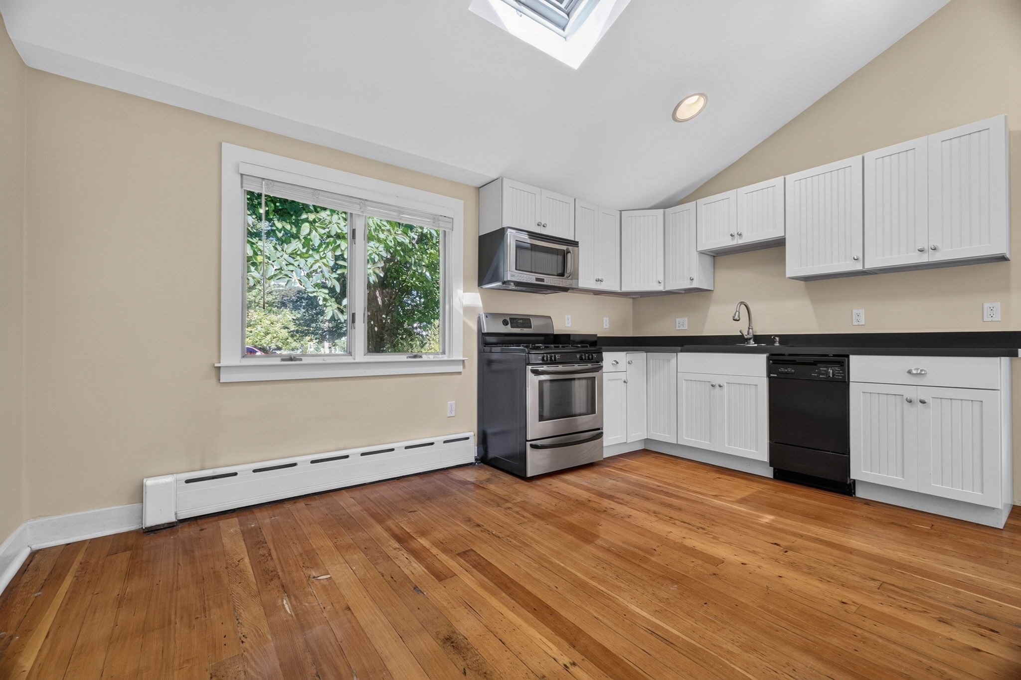 10 Hayward St Property Photo 8