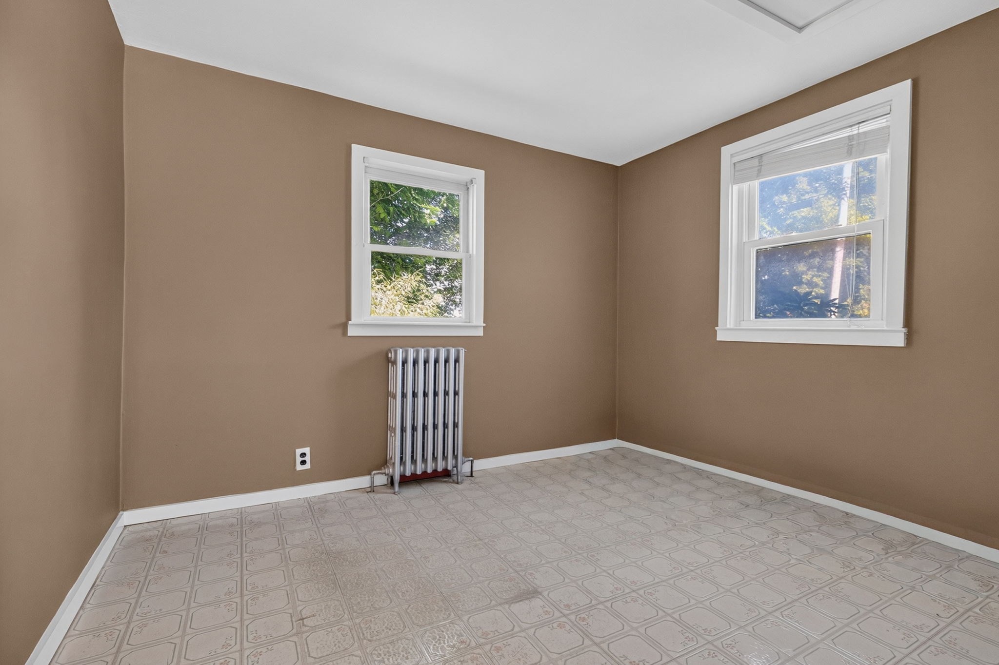 10 Hayward St Property Photo 11