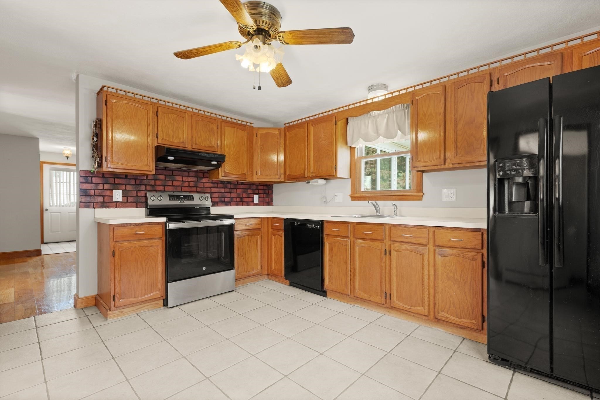 8 Short St Property Photo 26