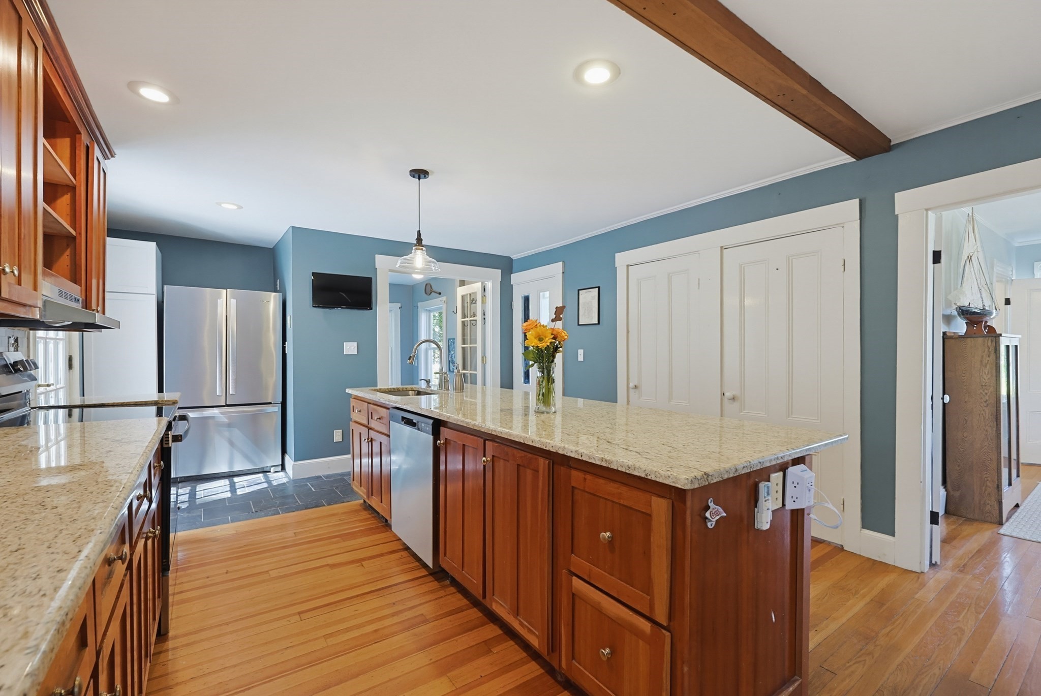 40 Lydon Property Photo 6
