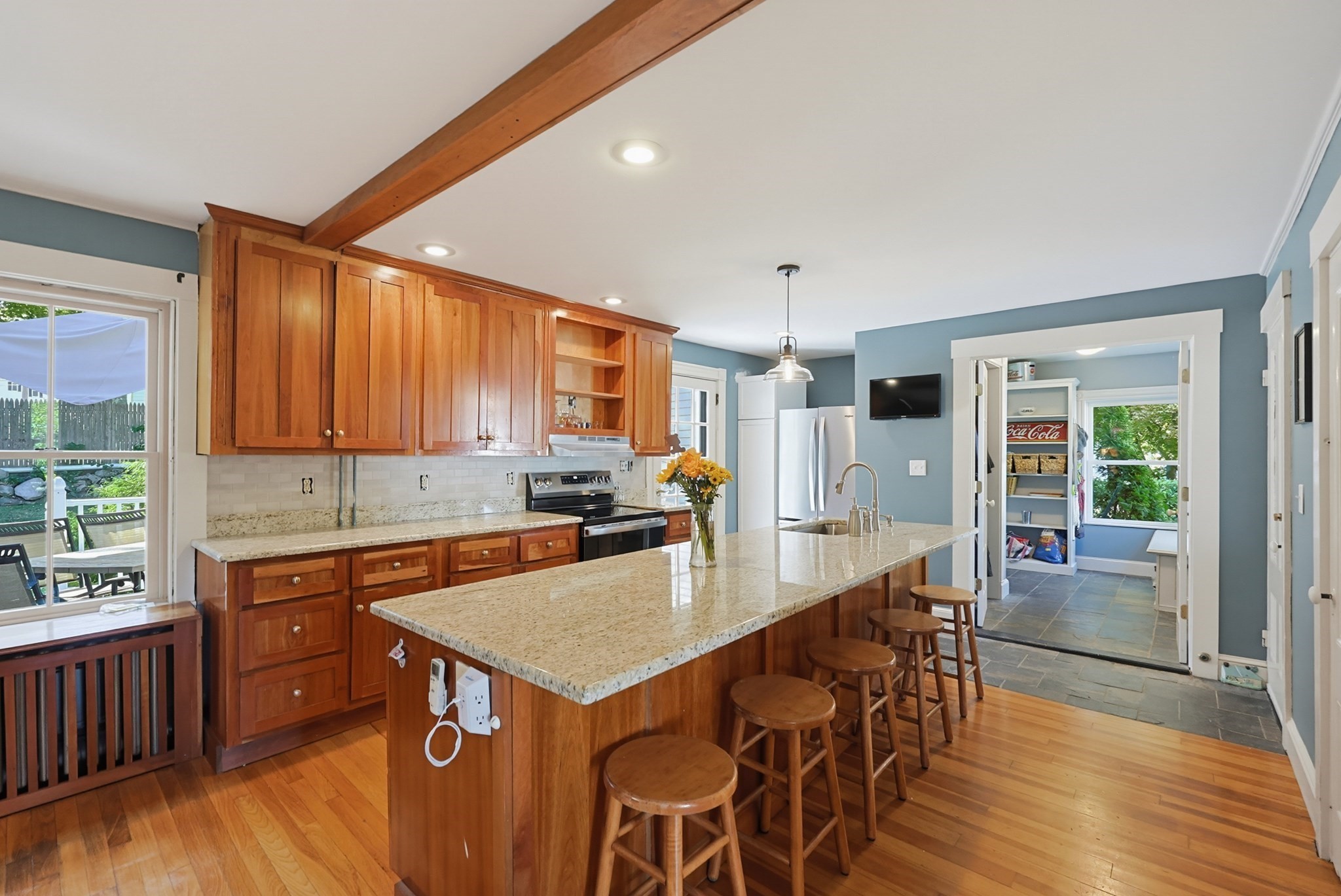 40 Lydon Property Photo 7