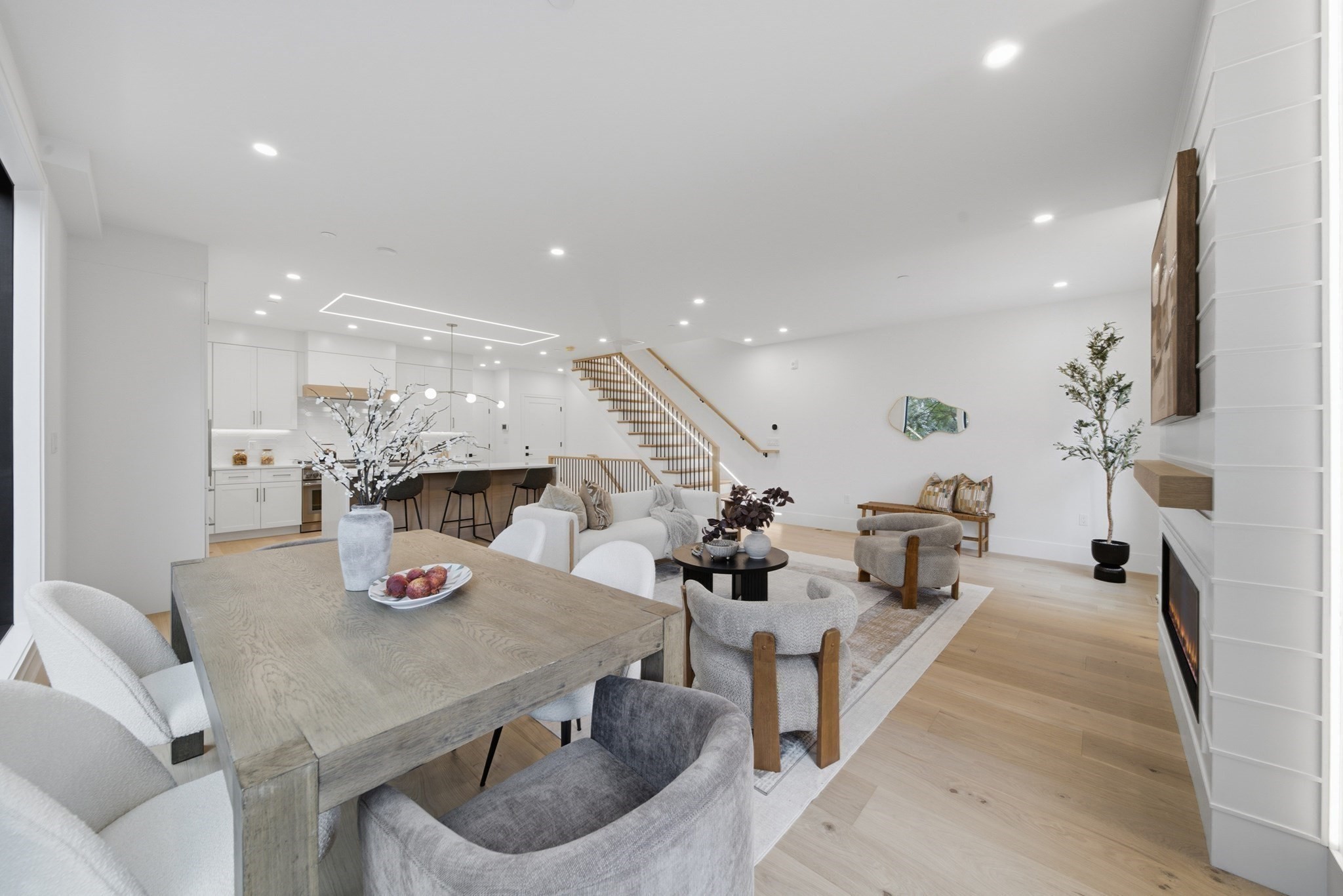 421 East 6th Street Property Photo 1