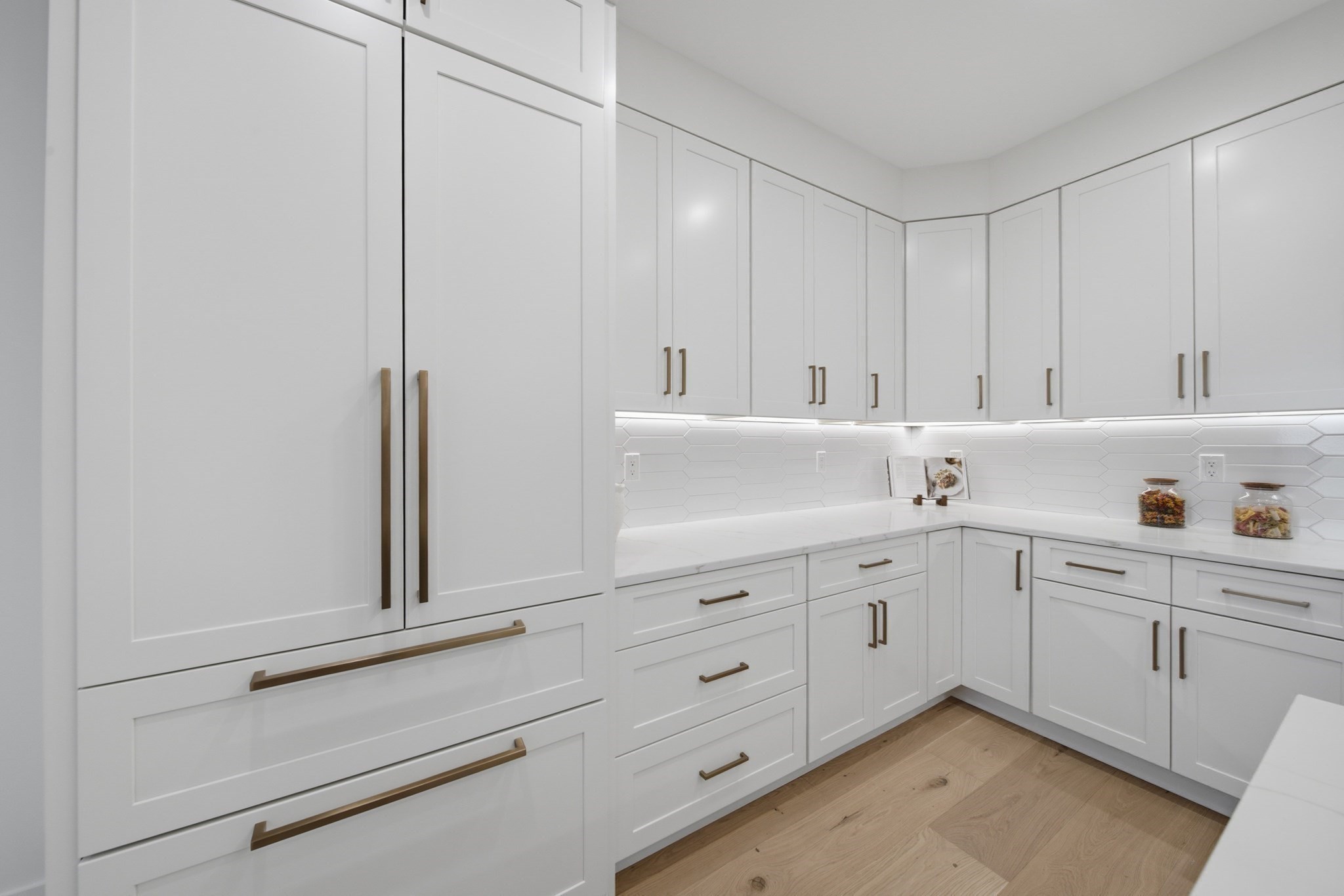 421 East 6th Street Property Photo 11
