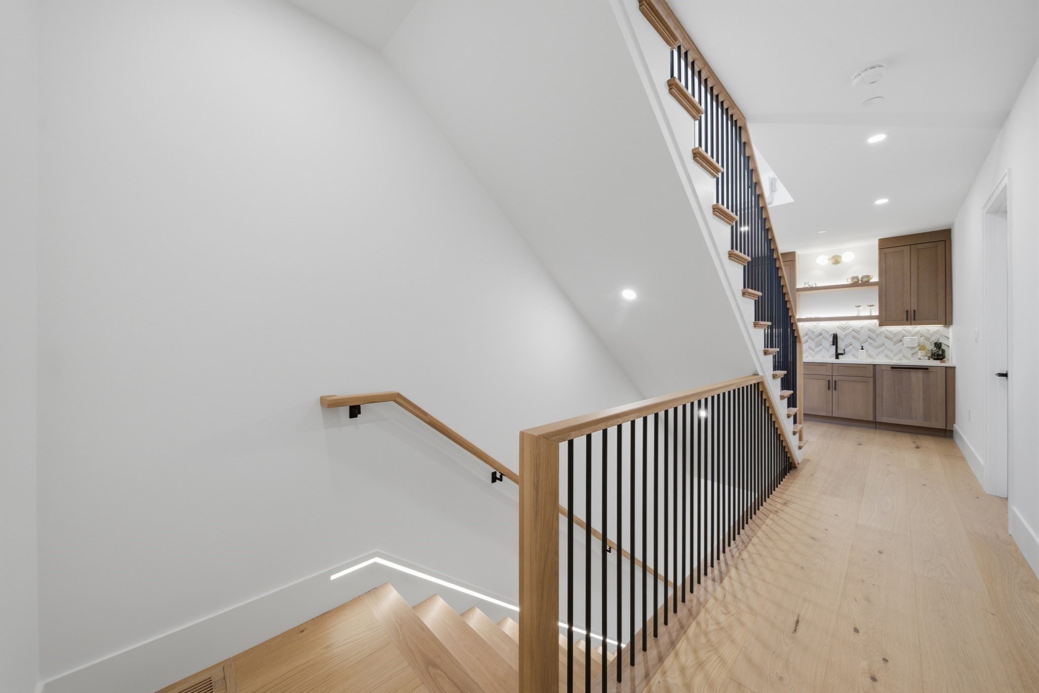 421 East 6th Street Property Photo 17