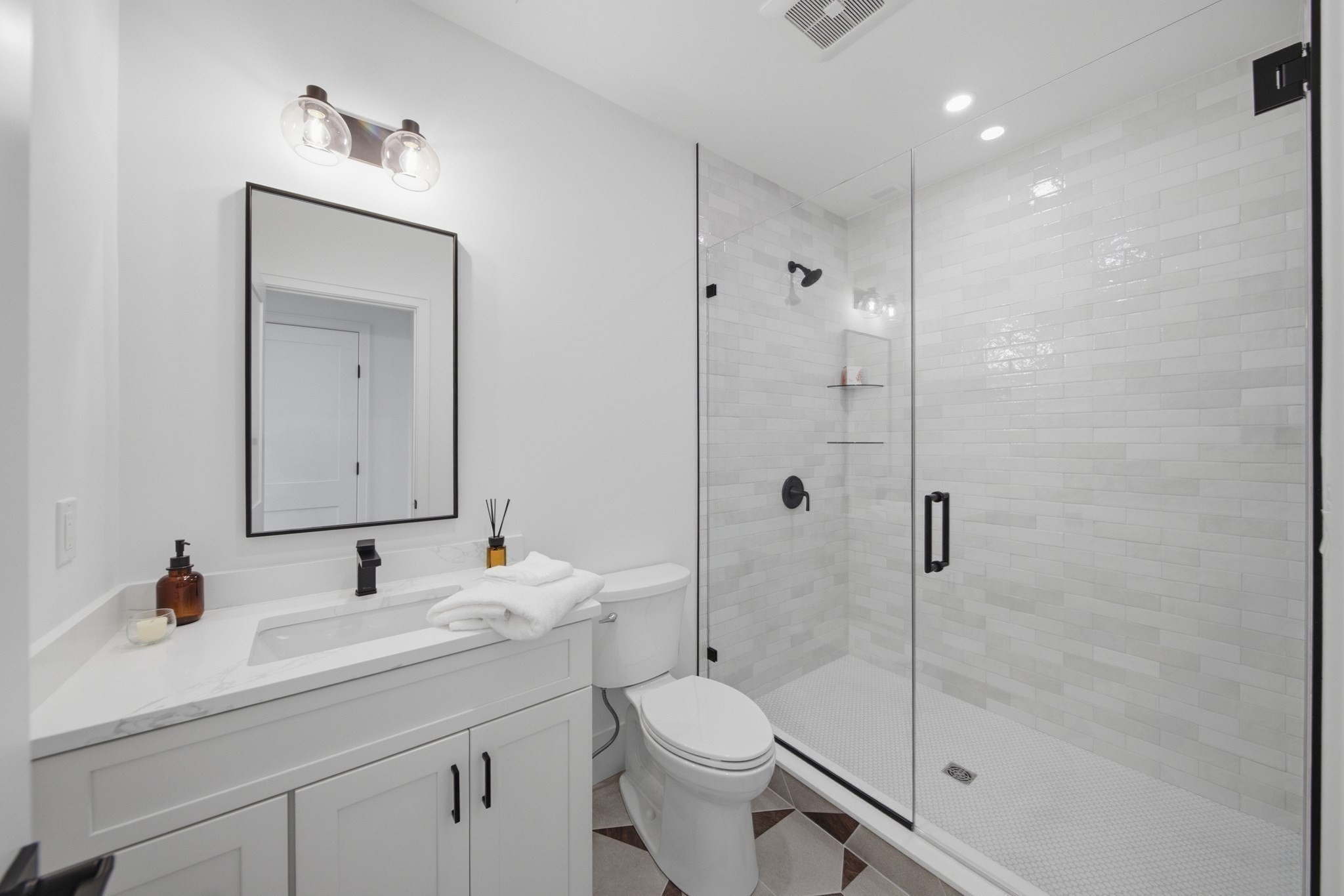 421 East 6th Street Property Photo 37
