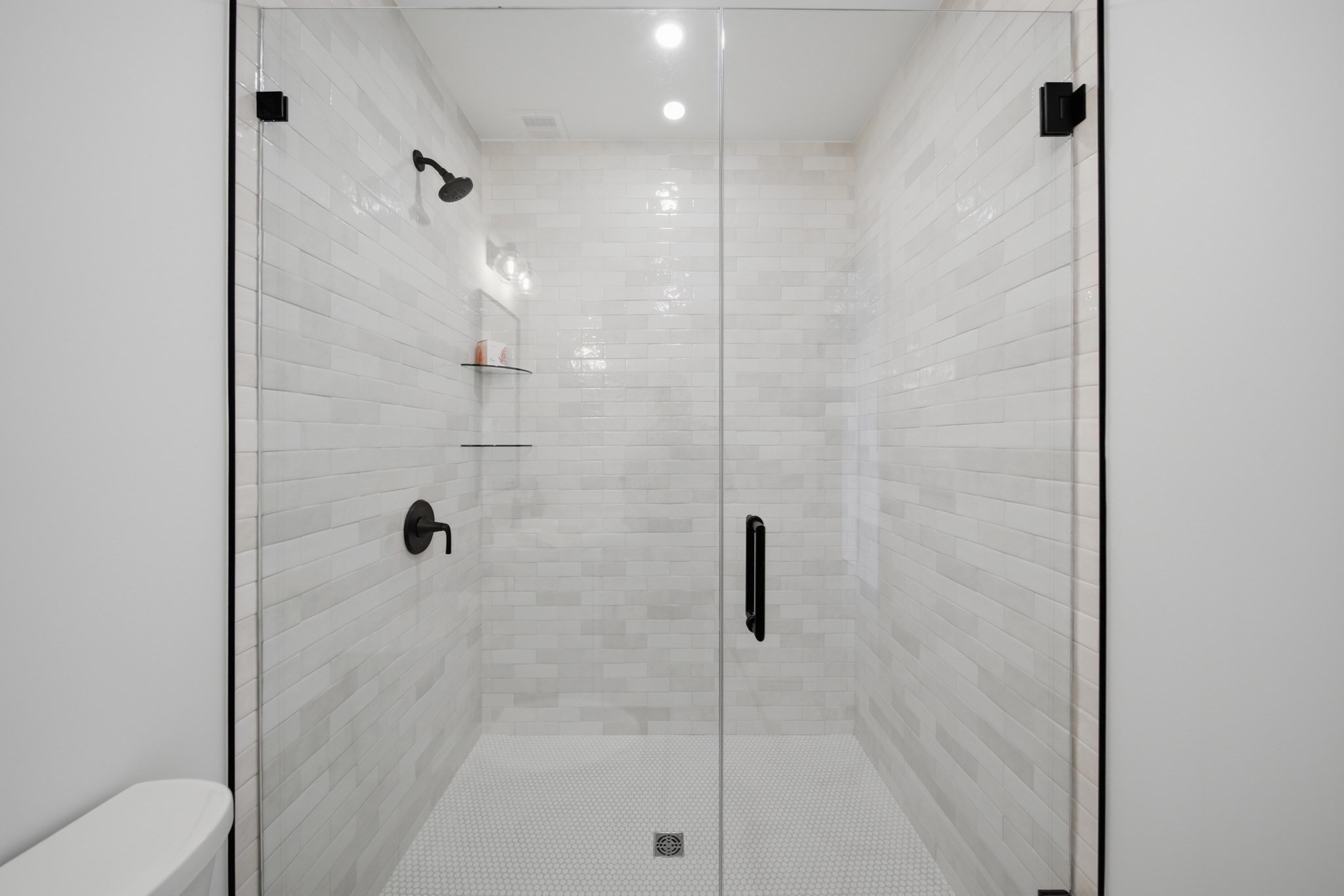 421 East 6th Street Property Photo 38