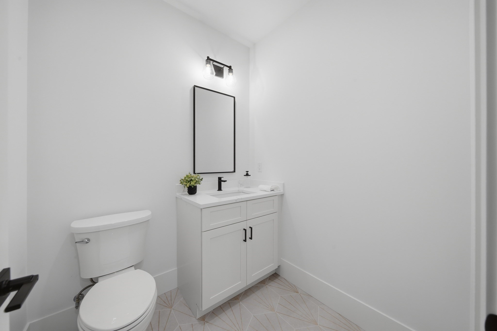 421 East 6th Street Property Photo 39