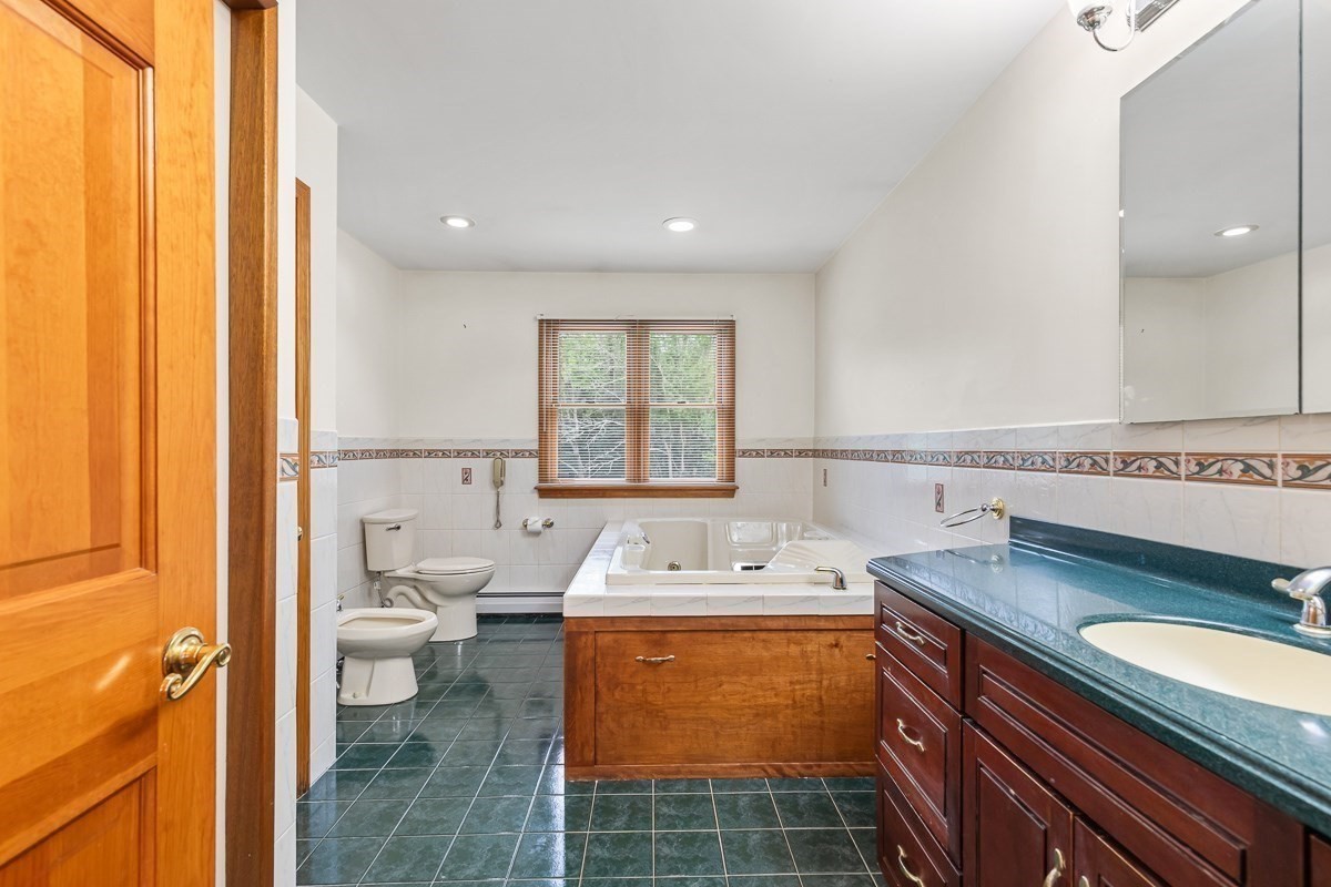 131 Elm Street Property Photo 24