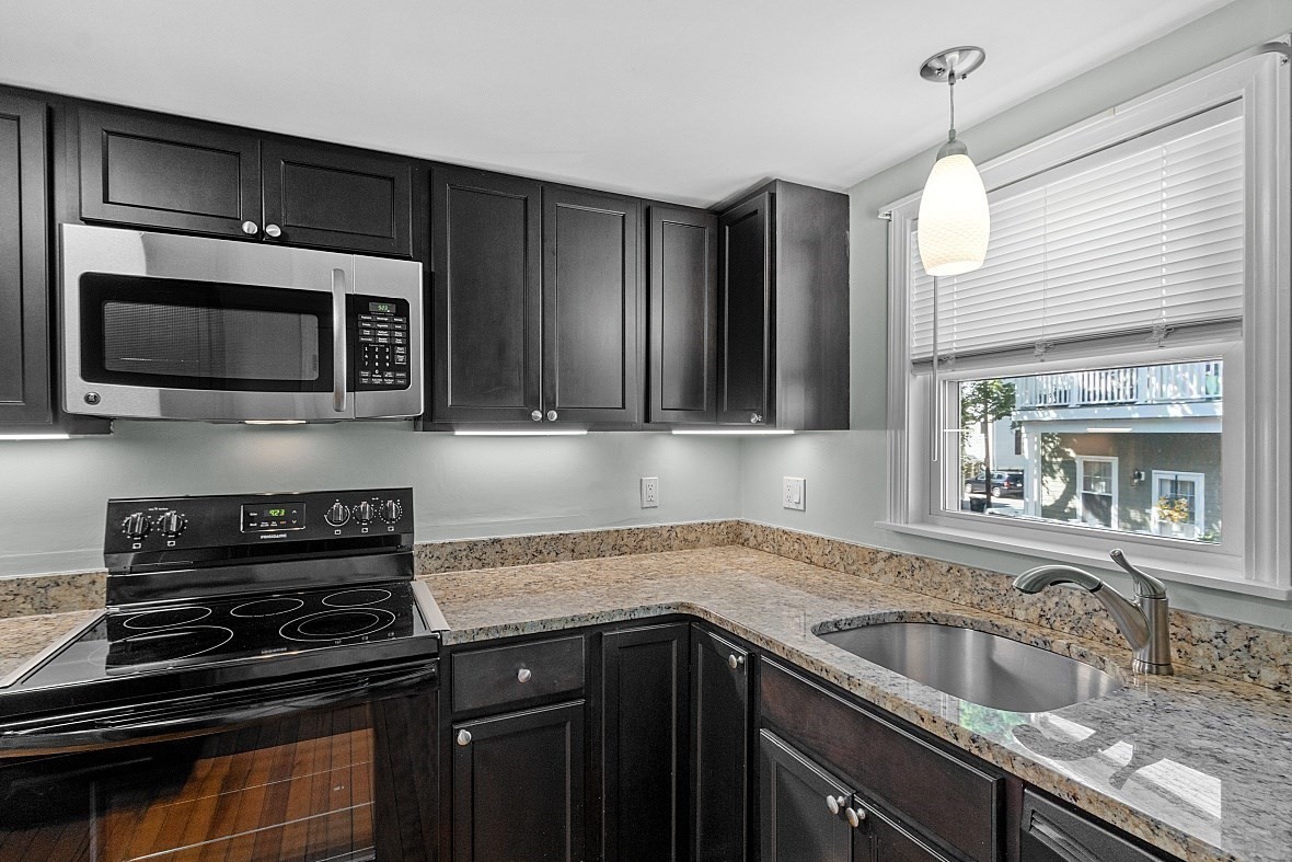 7 Andrew Street # 14 Property Photo 3