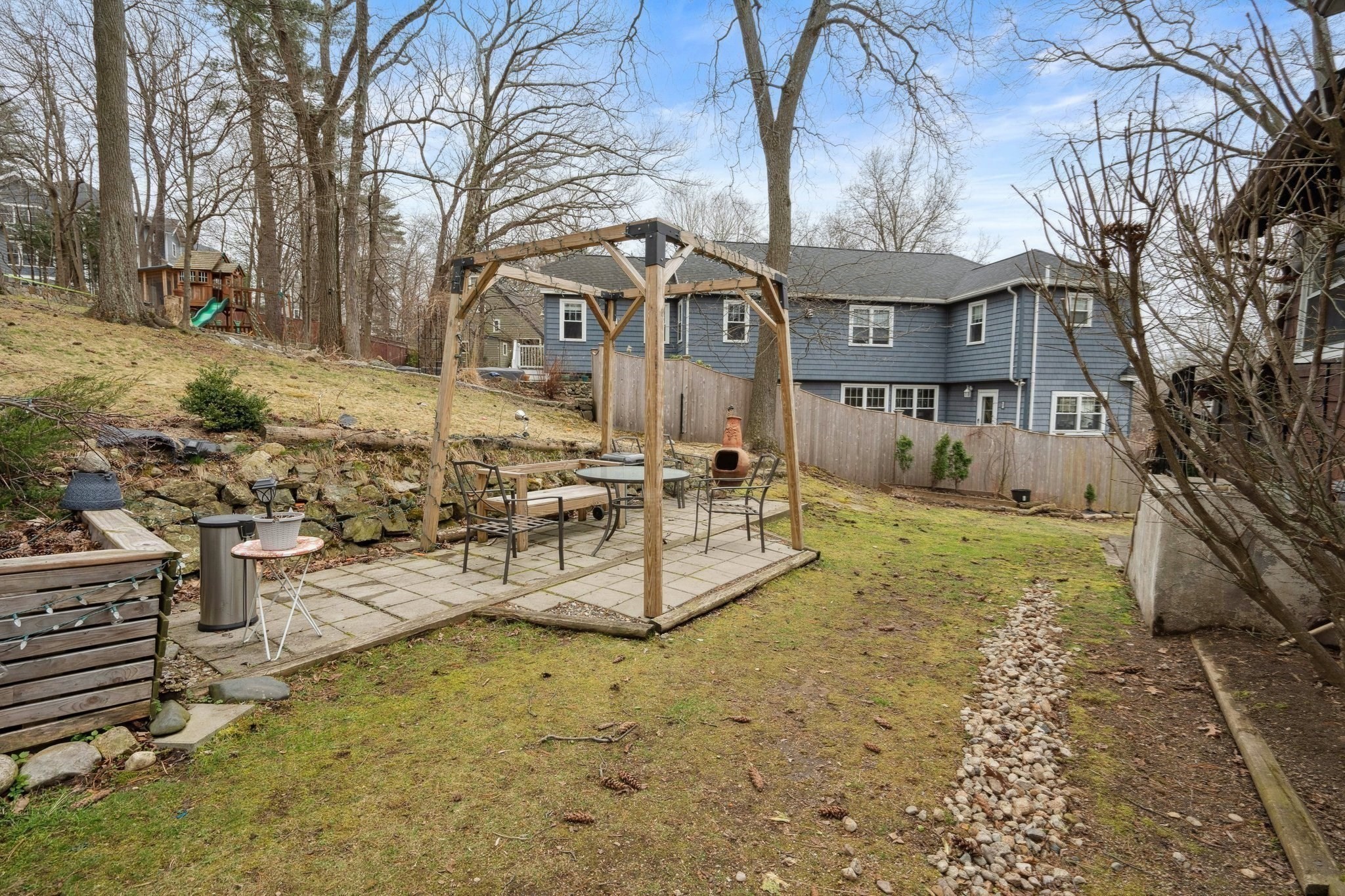235 Forest St Property Photo 28