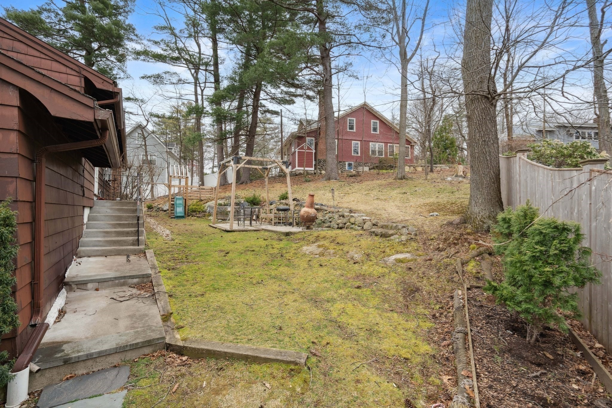 235 Forest St Property Photo 30