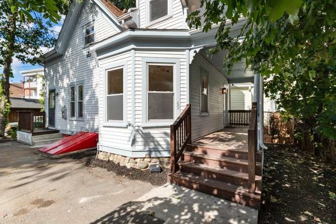 69 Franklin St Property Photo 2