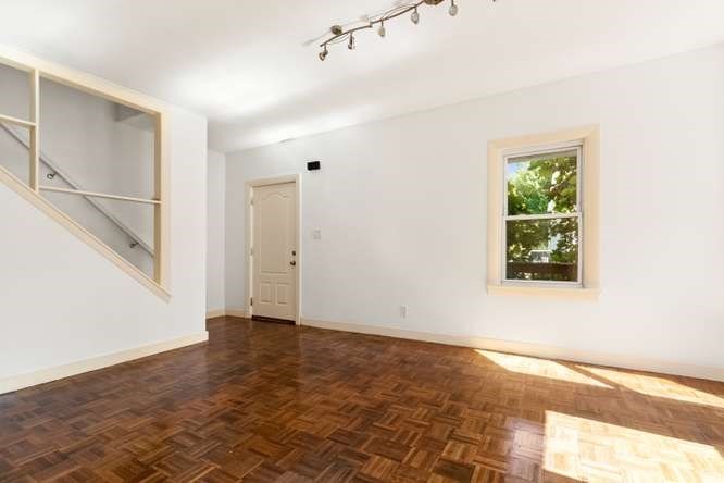 69 Franklin St Property Photo 10