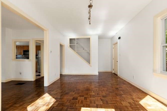 69 Franklin St Property Photo 11