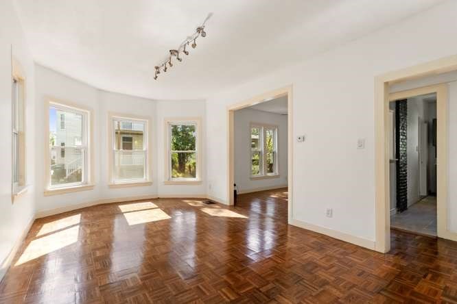 69 Franklin St Property Photo 13