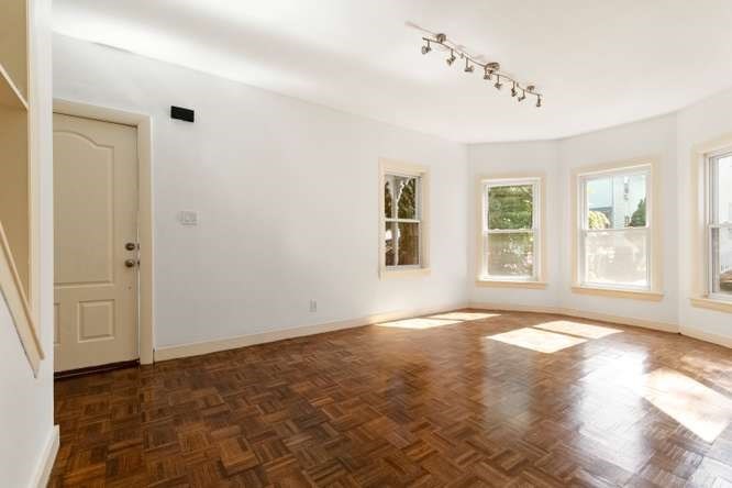 69 Franklin St Property Photo 14