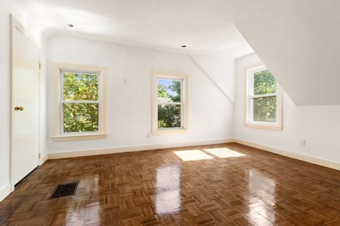 69 Franklin St Property Photo 19