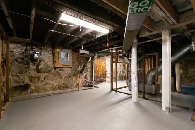 69 Franklin St Property Photo 30
