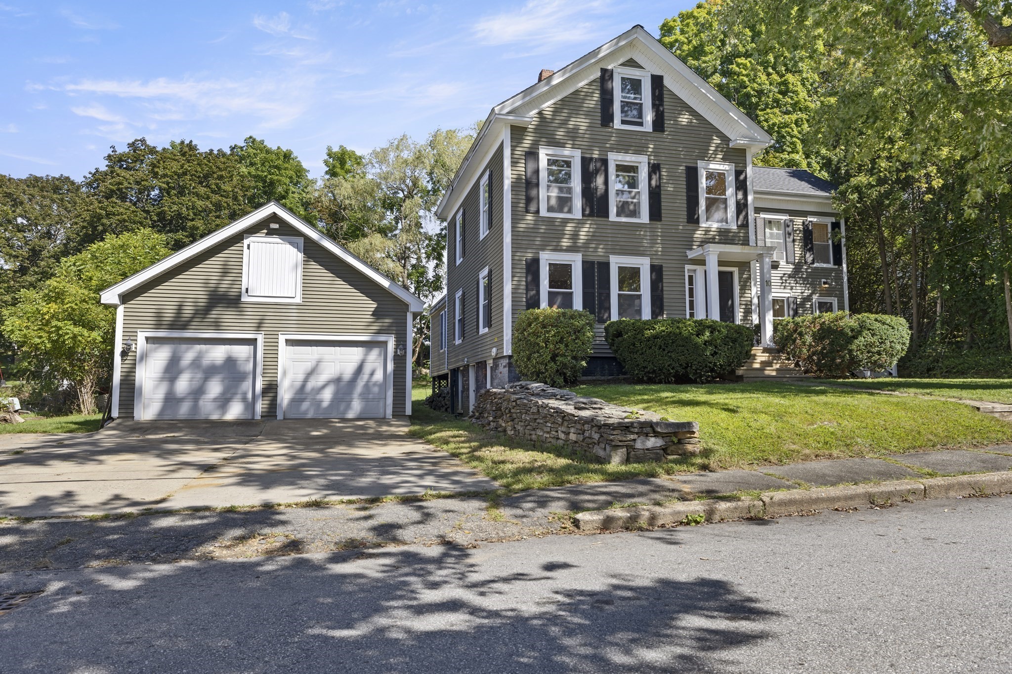 10 Spring St Property Photo 1