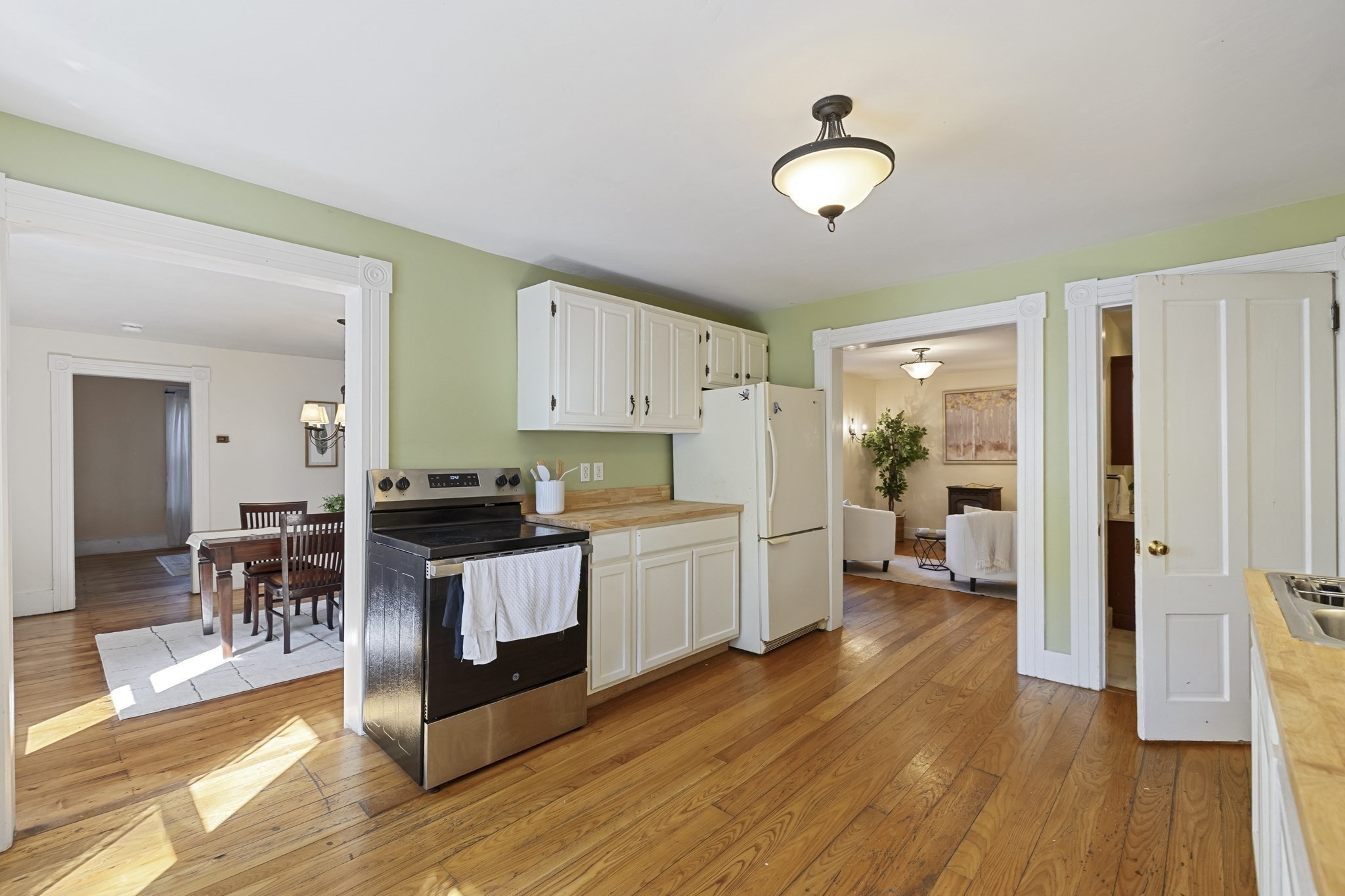 10 Spring St Property Photo 13
