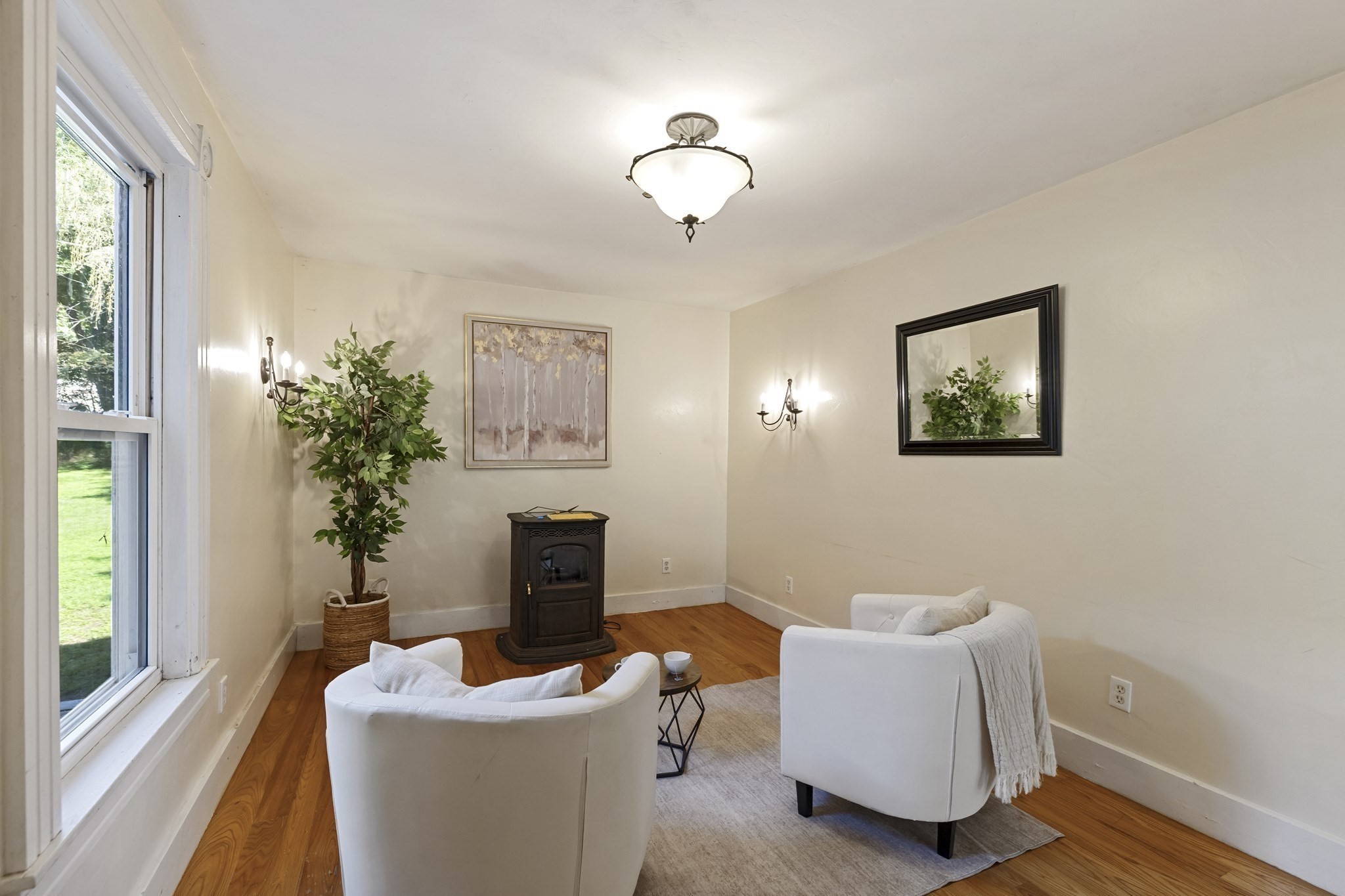 10 Spring St Property Photo 16