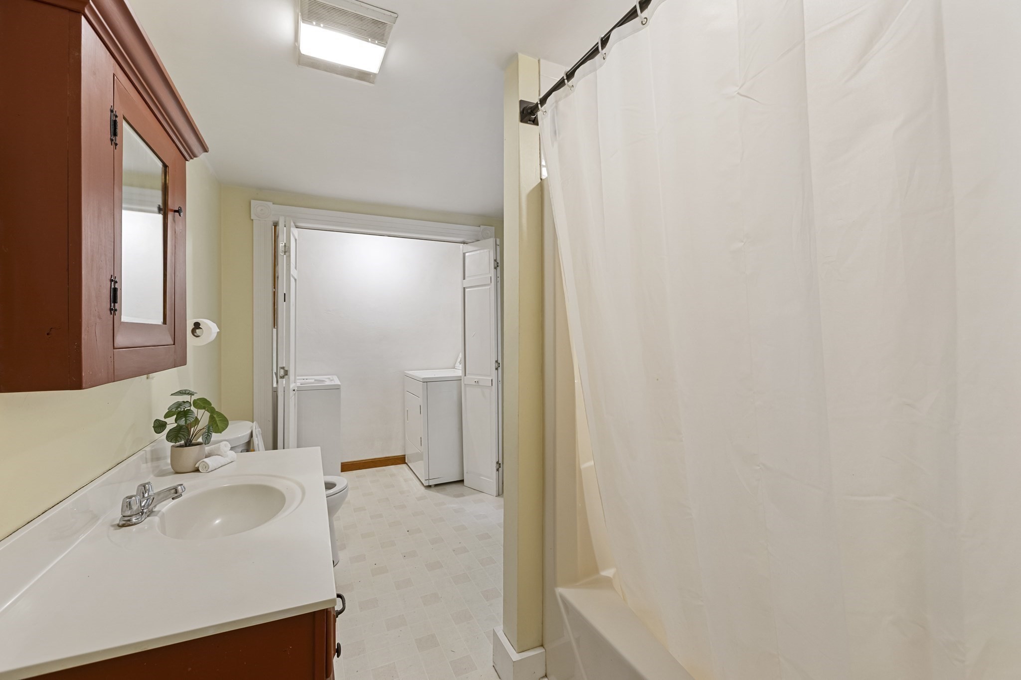 10 Spring St Property Photo 18