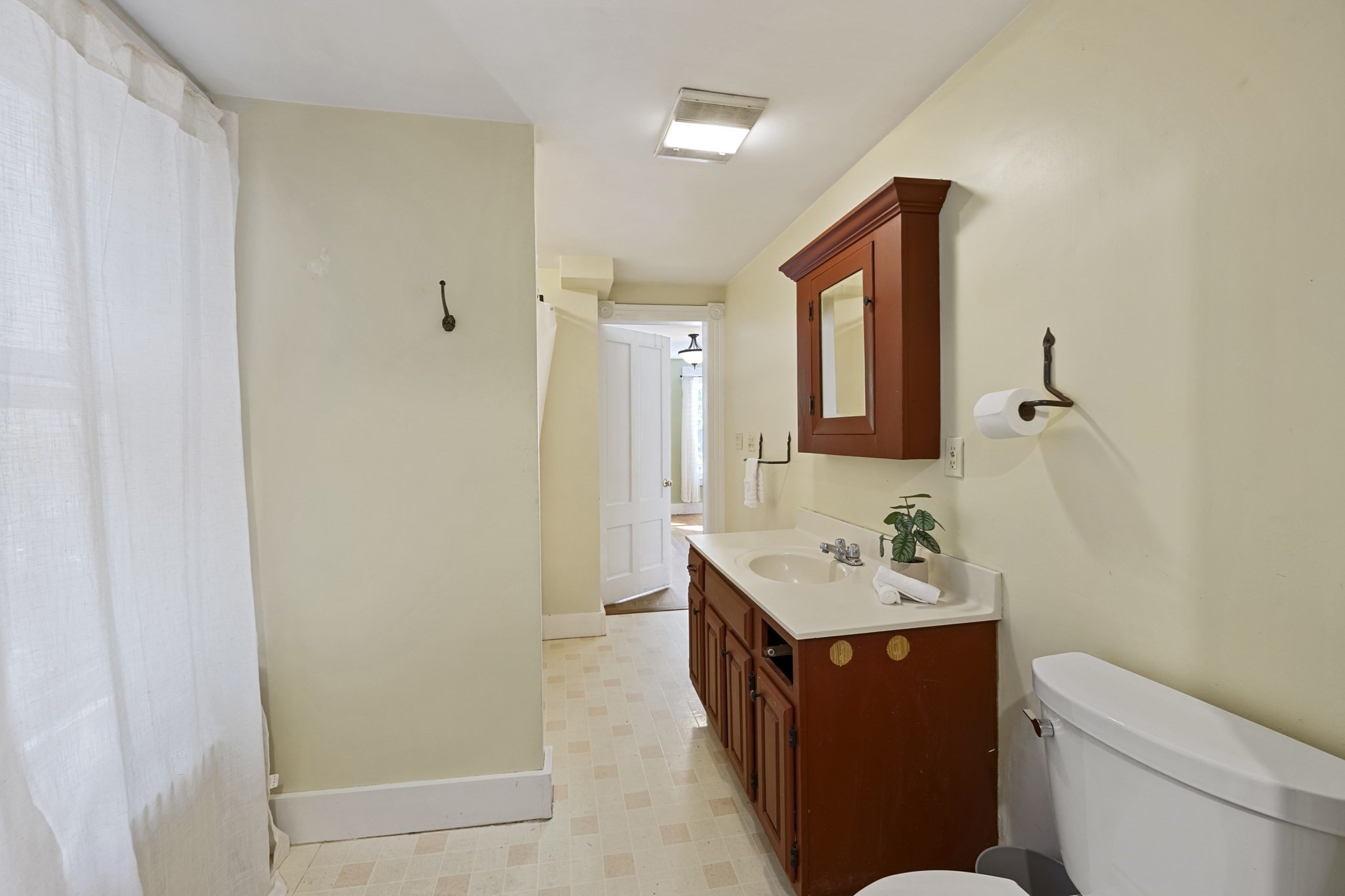 10 Spring St Property Photo 19