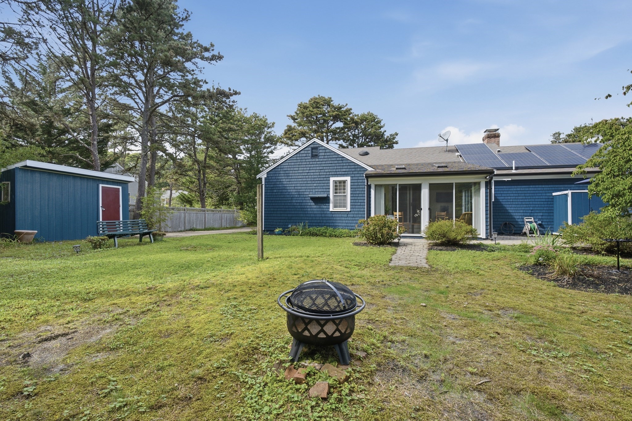 105 Beacon Street Property Photo 38